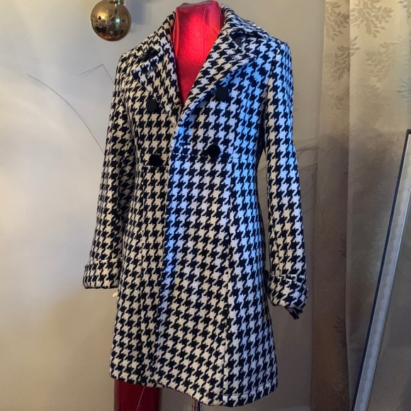 Gently worn express houndstooth coat - Picture 1 of 3